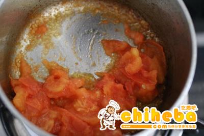 夏日番茄味噌汤的做法 步骤2